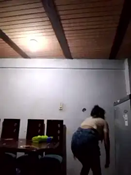 Sarah917 即時 XXX 聊天