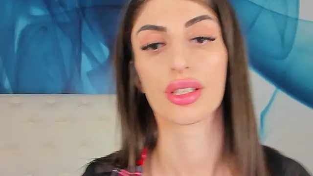 دردشة SkinnyDolly الجنسية المباشرة