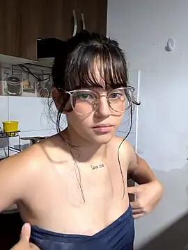 shopialove's Live XXX Chat