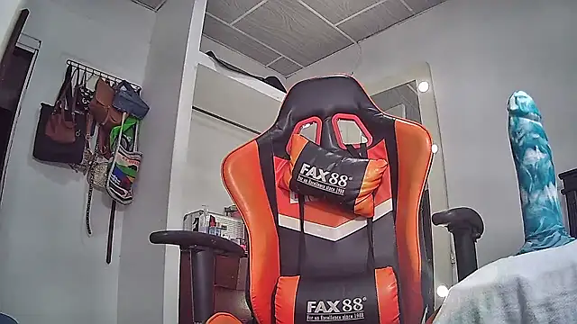 EvaTiffany Chat XXX in diretta