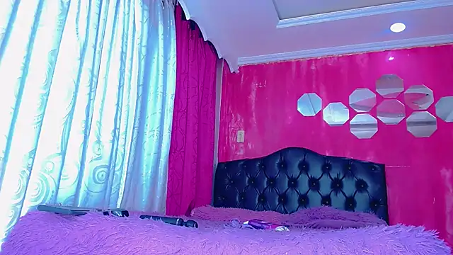 XXX chat uživo modela TiffanyMackensyy