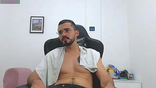 Massimoo_07's Live XXX Chat