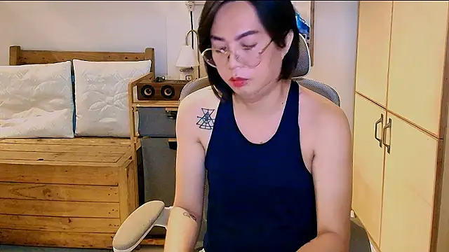 XXX chat uživo modela mori-liciousxxx