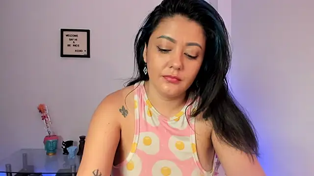 LauraToro_: απευθείας συνομιλία ΧΧΧ