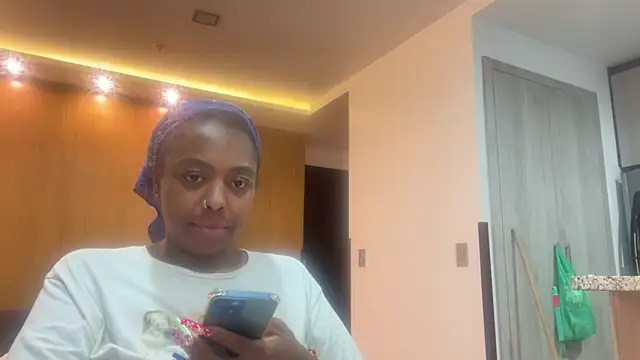 ChocolateCakeQueen – Live XXX-chat