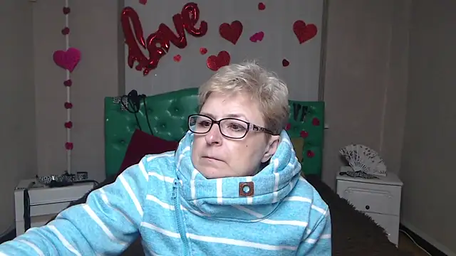 EmiliaGree's Live XXX Chat