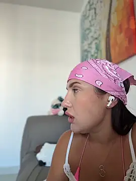 Show modela AleksandraRich na web-kameri