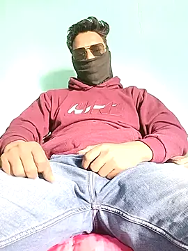 JOHN_IS_LIVE's Live XXX Chat