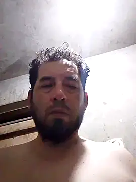 Lujor: διαδικτυακό σόου στην κάμερα