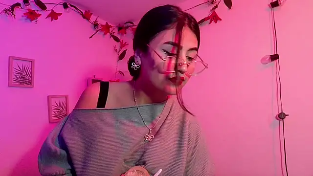 isa_bunny18 élő XXX-chatje