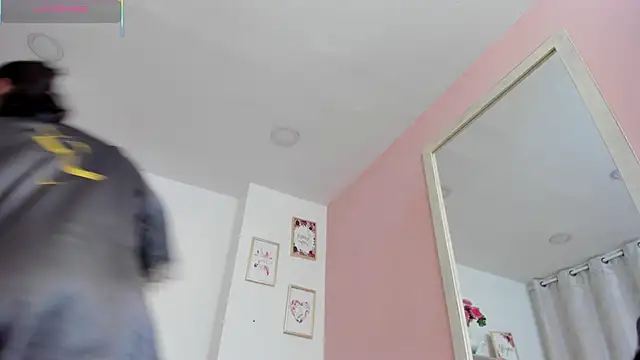 LauraRaider's Live XXX Chat