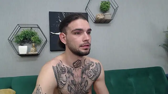 KaneHunter Adlı Modelin Canlı XXX Sohbeti