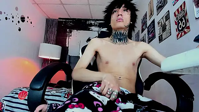 koryu_skull Adlı Modelin Canlı XXX Sohbeti