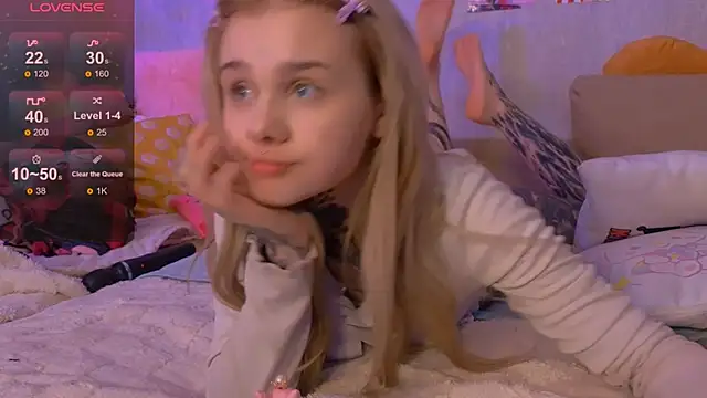 Britney_Lynch Show in webcam