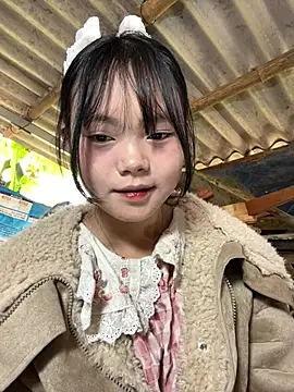 AdamLazis: διαδικτυακό σόου στην κάμερα