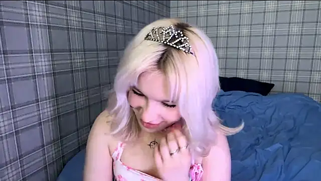 LolaDollyMur Adlı Modelin Canlı XXX Sohbeti