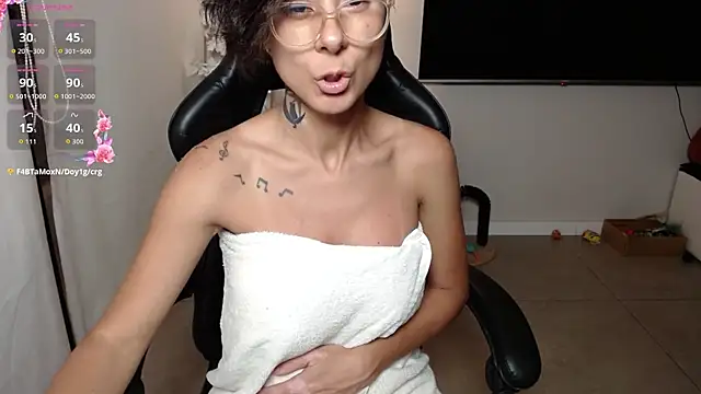 Lili_Cruz38's Live XXX Chat