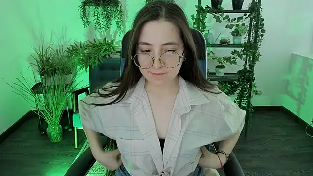 VirtuallVoyant's Live XXX Chat