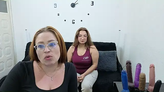 lesb_milf Chat XXX live
