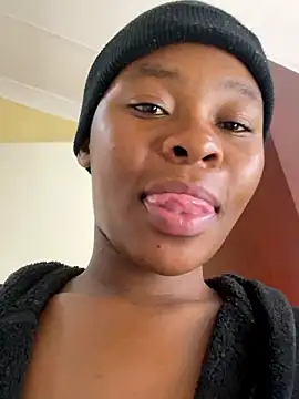 MiyaXo2's Webcam Show