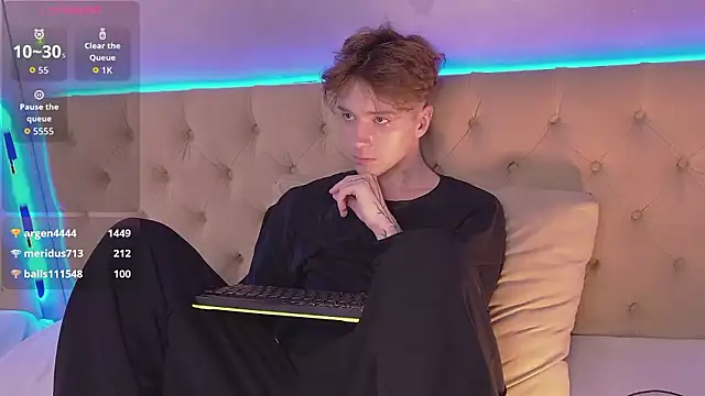 Paul_Holt live XXX chat