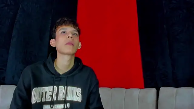 Pleasure_boys_hot 即時 XXX 聊天