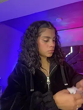 NINA_18_YEARS Adlı Modelin Web Kamerası Şovu