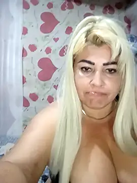 BonniAdams Show in webcam