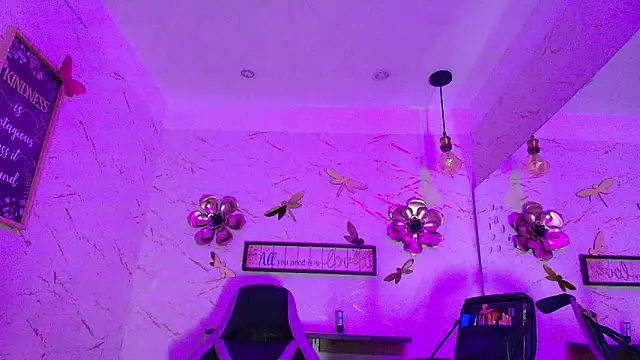 Natasha-Adams live XXX chat