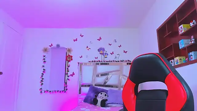 perlabeautiful Adlı Modelin Canlı XXX Sohbeti