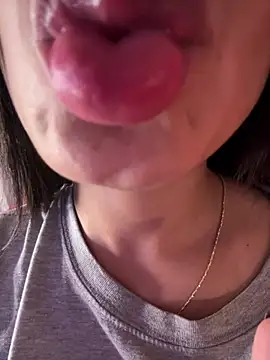 Samantha_e2 élő XXX-chatje