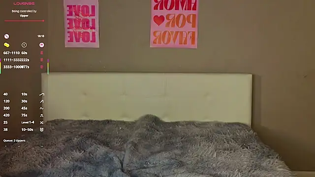 TiffinyMergist 即時 XXX 聊天