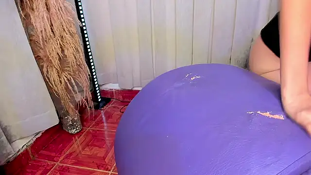 Yourslust_のウェブカメラショー