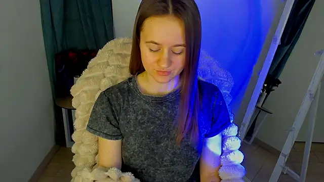 Catherine_e Adlı Modelin Canlı XXX Sohbeti