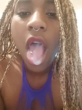 EvonyFoxxx: онлайн-секс-чат