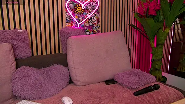 ariapetite's Live XXX Chat