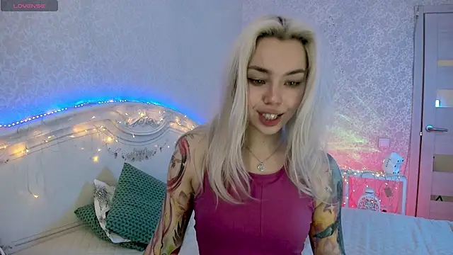 LillyMoure_: онлайн-секс-чат