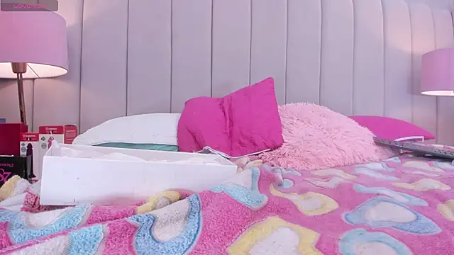 Kendaal_Doshi – Naživo XXX chat