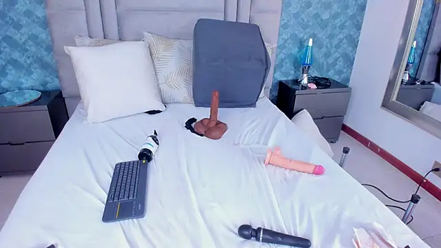 NiiaMoore's Live XXX Chat