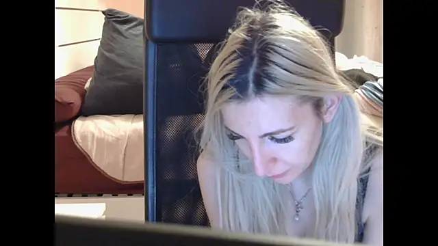 BarbieBlondieGirlのウェブカメラショー