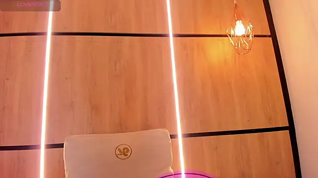 ashlyn_parker's Live XXX Chat