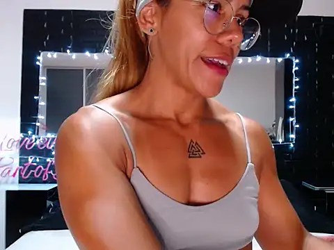 دردشة sexymusclegoddess الجنسية المباشرة