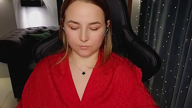 Mira_Mermayd élő XXX-chatje