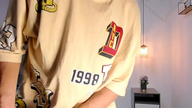 Santy_Stump Adlı Modelin Canlı XXX Sohbeti