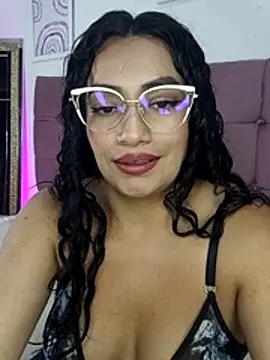 MiaKleinX live XXX chat