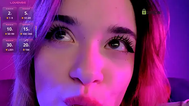 Chat XXX Live liana_kisses