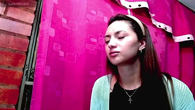 Chat XXX Live holy_juli