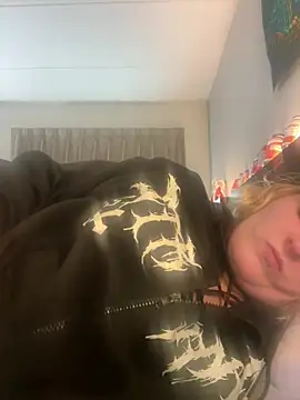 KITTYBOOBOOFUXX Show in webcam