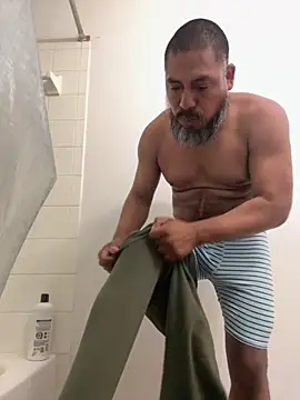 julio_p's Live XXX Chat