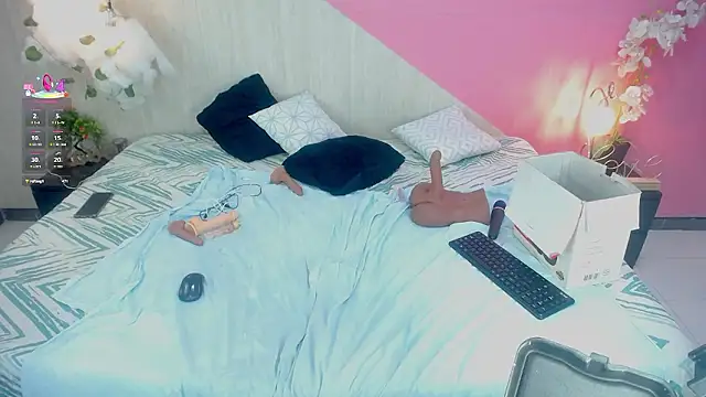 Онлайн чат XXX adisson_petite1